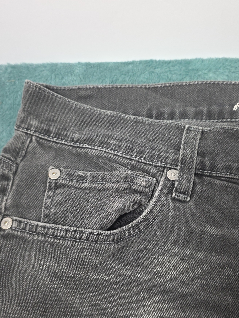 7 For All Mankind Austyn Relaxed Straight - Picture 4 of 6